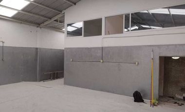 VENTA DE 3 BODEGAS COMERCIALES MUY CERCA CONSTITUYENTES