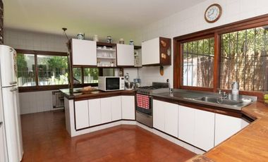 Casa jardin  y pileta y terreno -  Lomas Schoenstatt