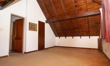 Casa jardin  y pileta y terreno -  Lomas Schoenstatt