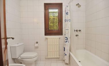 Casa jardin  y pileta y terreno -  Lomas Schoenstatt