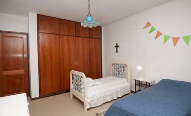 Casa jardin  y pileta y terreno -  Lomas Schoenstatt