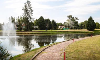 Excelente OPORTUNIDAD para tener tu casa de los sueños en el Country Pilar del Lago