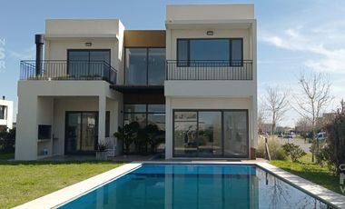 Excelente Casa en Puertos del Lago