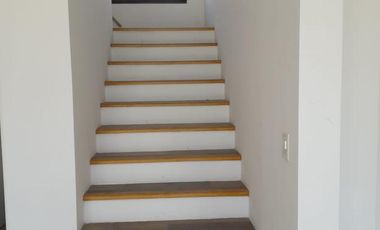 Excelente Casa en Puertos del Lago
