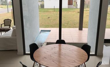 Excelente Casa en Puertos del Lago