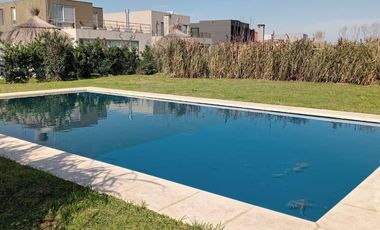 Excelente Casa en Puertos del Lago