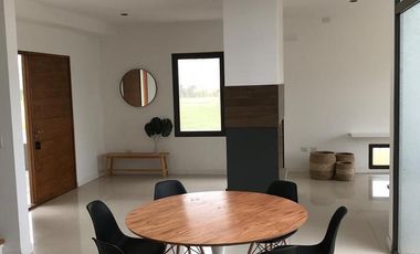 Excelente Casa en Puertos del Lago