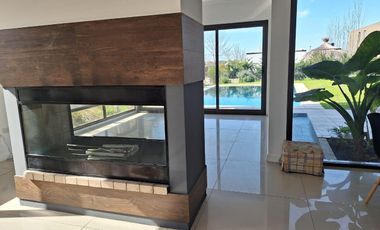 Excelente Casa en Puertos del Lago