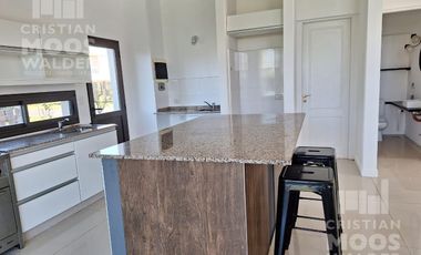 Excelente Casa en Puertos del Lago