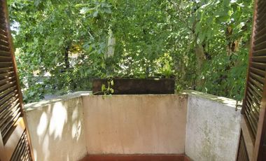 Casa con gran jardin y pileta -  Lomas Schoenstatt