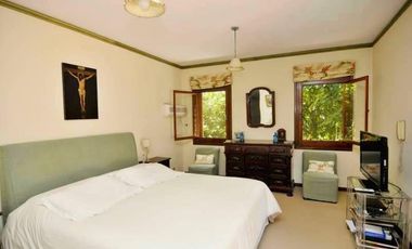 Casa con gran jardin y pileta -  Lomas Schoenstatt