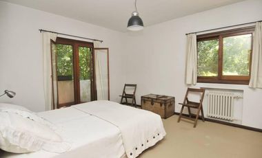 Casa con gran jardin y pileta -  Lomas Schoenstatt