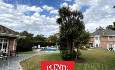 Importante Chalet en Venta en Monte Grande sobre lote de 1400 m2