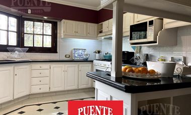 Importante Chalet en Venta en Monte Grande sobre lote de 1400 m2