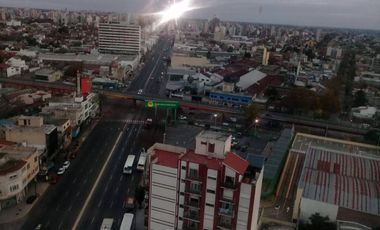 Departamento 4 ambientes con balcón - Lanús Oeste