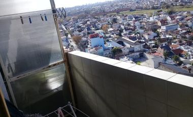 Departamento 4 ambientes con balcón - Lanús Oeste