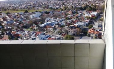 Departamento 4 ambientes con balcón - Lanús Oeste
