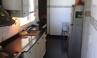 Departamento 4 ambientes con balcón - Lanús Oeste