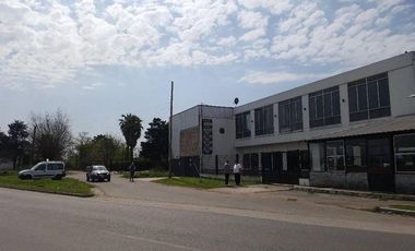 LOCAL EN MORENO COLECTORA ACCESO OESTE KM 33.300