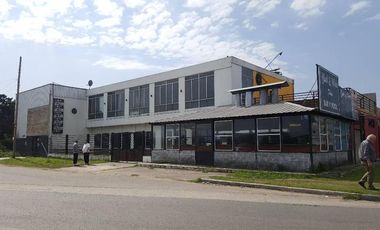 LOCAL EN MORENO COLECTORA ACCESO OESTE KM 33.300