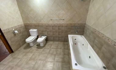 Casa en Ezeiza, varela 1222