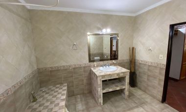 Casa en Ezeiza, varela 1222