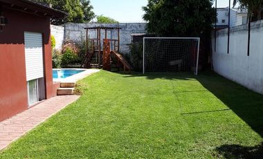 Casa 3 ambientes a la venta  - Moron