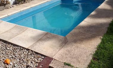 Casa 3 ambientes a la venta  - Moron