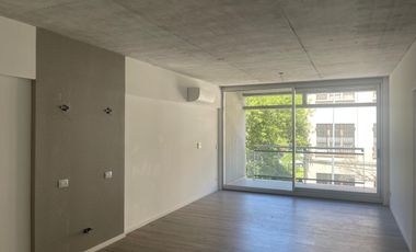 Excelente oportunidad oficina en alquiler con division y cochera en Distrito Quartier.