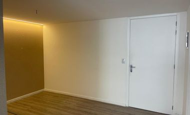 Excelente oportunidad oficina en alquiler con division y cochera en Distrito Quartier.
