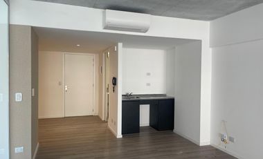 Excelente oportunidad oficina en alquiler con division y cochera en Distrito Quartier.