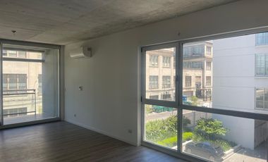Excelente oportunidad oficina en alquiler con division y cochera en Distrito Quartier.