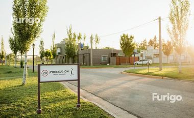 Terreno Soldini barrio abierto Los Viñedos