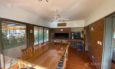 CASA EN VENTAY ALQUILER  EN LOS HORNEROS C.C. - MAROTO PROPIEDADES-