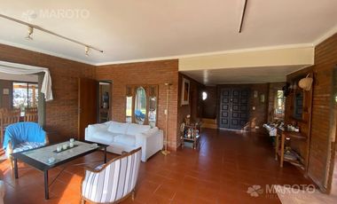 CASA EN VENTAY ALQUILER  EN LOS HORNEROS C.C. - MAROTO PROPIEDADES-
