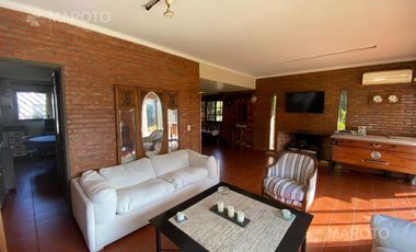 CASA EN VENTAY ALQUILER  EN LOS HORNEROS C.C. - MAROTO PROPIEDADES-