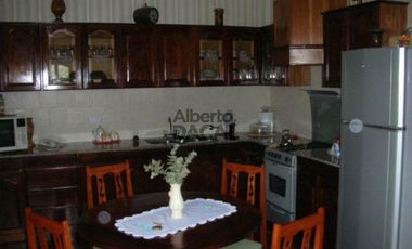 Casa en Venta en 44 esq. 232 La Plata - Alberto Dacal Propiedades