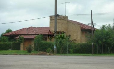 Casa en Venta en 44 esq. 232 La Plata - Alberto Dacal Propiedades