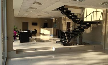 EXCELENTE LOCAL COMERCIAL Y NAVE INDUSTRIAL EN UBICACIÓN CON BUENOS ACCESOS, Camino Presidente Juan Domingo Peron 351, Lomas de Zamora Oeste.