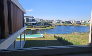 Casa en venta en  Barrio Costas al Agua - 5 dormitorios