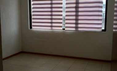 Amplia casa en desniveles: Seguridad 24/7, jacuzzi y ubicación privilegiada
