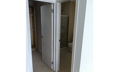 SE ALQUILA  APARTAMENTO EN AVENIDA BALBOA CON VISTA AL MAR