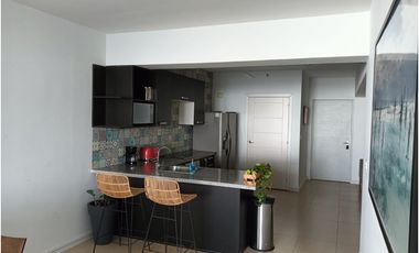 SE ALQUILA  APARTAMENTO EN AVENIDA BALBOA CON VISTA AL MAR