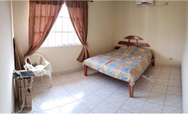 SE ALQUILA CASA AMOBLADA EN CHITRÉ