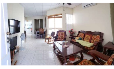SE ALQUILA CASA AMOBLADA EN CHITRÉ