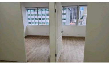 OFICINA EN OBARRIO   PLAZA REGENCY   118M2 CON MOBILIARIO