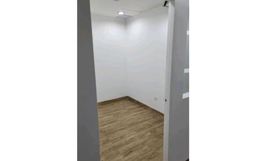 OFICINA EN OBARRIO   PLAZA REGENCY   118M2 CON MOBILIARIO