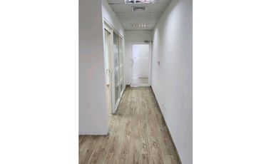 OFICINA EN OBARRIO   PLAZA REGENCY   118M2 CON MOBILIARIO