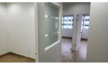 OFICINA EN OBARRIO   PLAZA REGENCY   118M2 CON MOBILIARIO