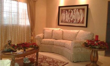 SE VENDE CASA EN ZONA EXCLUSIVA DE LA VILLA DE LOS SANTOS - NEGOCIABLE